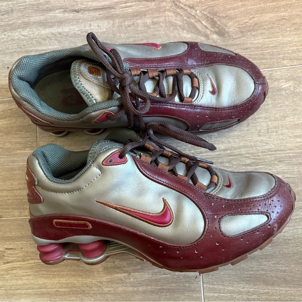 Vintage 2006 Nike Shox Burgundy and Grey/Silver Sneakers Size 8.5W